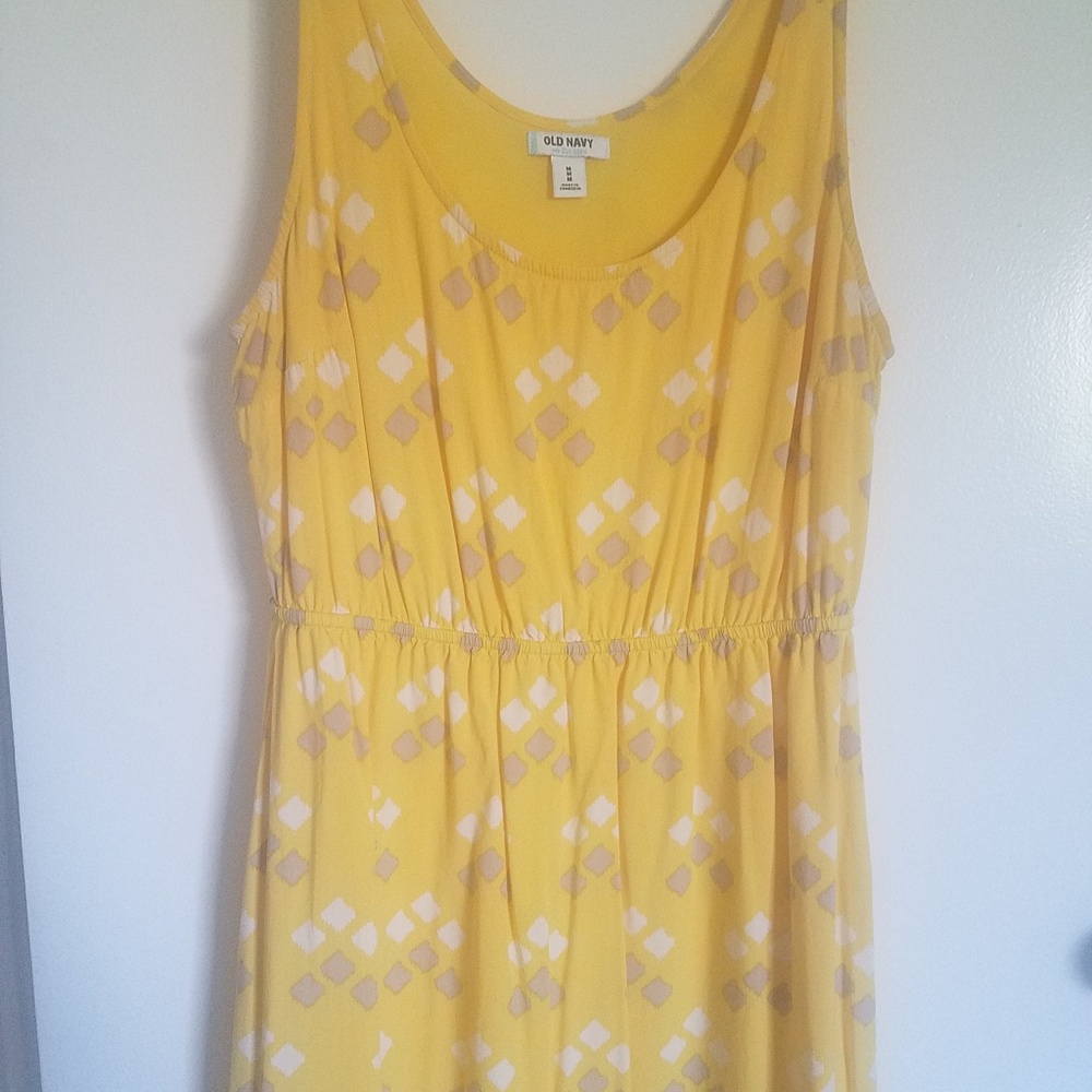 Yellow dress with gray and white design